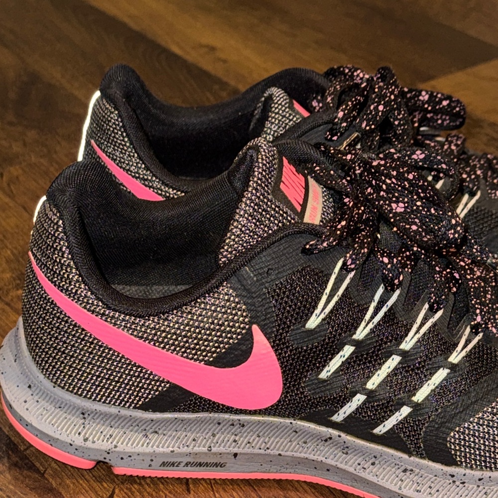 Nike Run Swift Women's Black and Pink Speckled Lace Running Shoes (size 9.5) - Picture 3 of 9